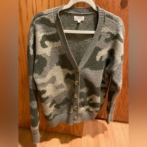 Lucky Brand size large camo sweater